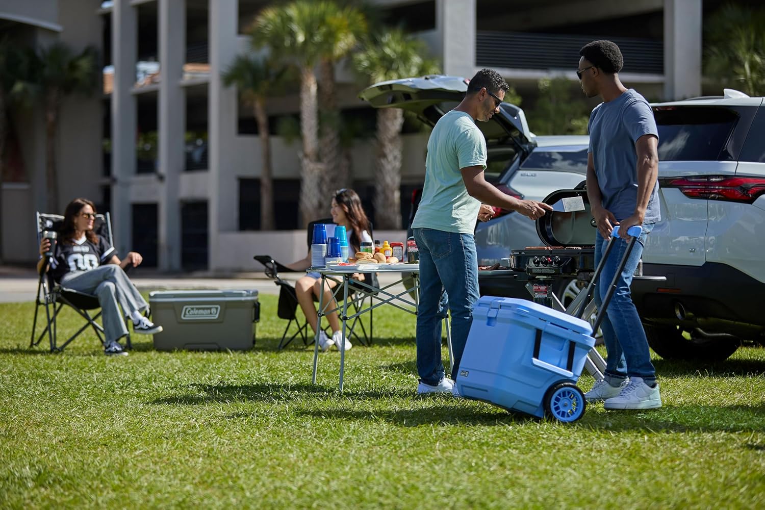 Nevera rígida Coleman Pro de 55 pintas, ultraligera y de alta gama, con aislamiento extra grueso para conservar el hielo hasta 5 días, capacidad para 92 latas, ruedas robustas.