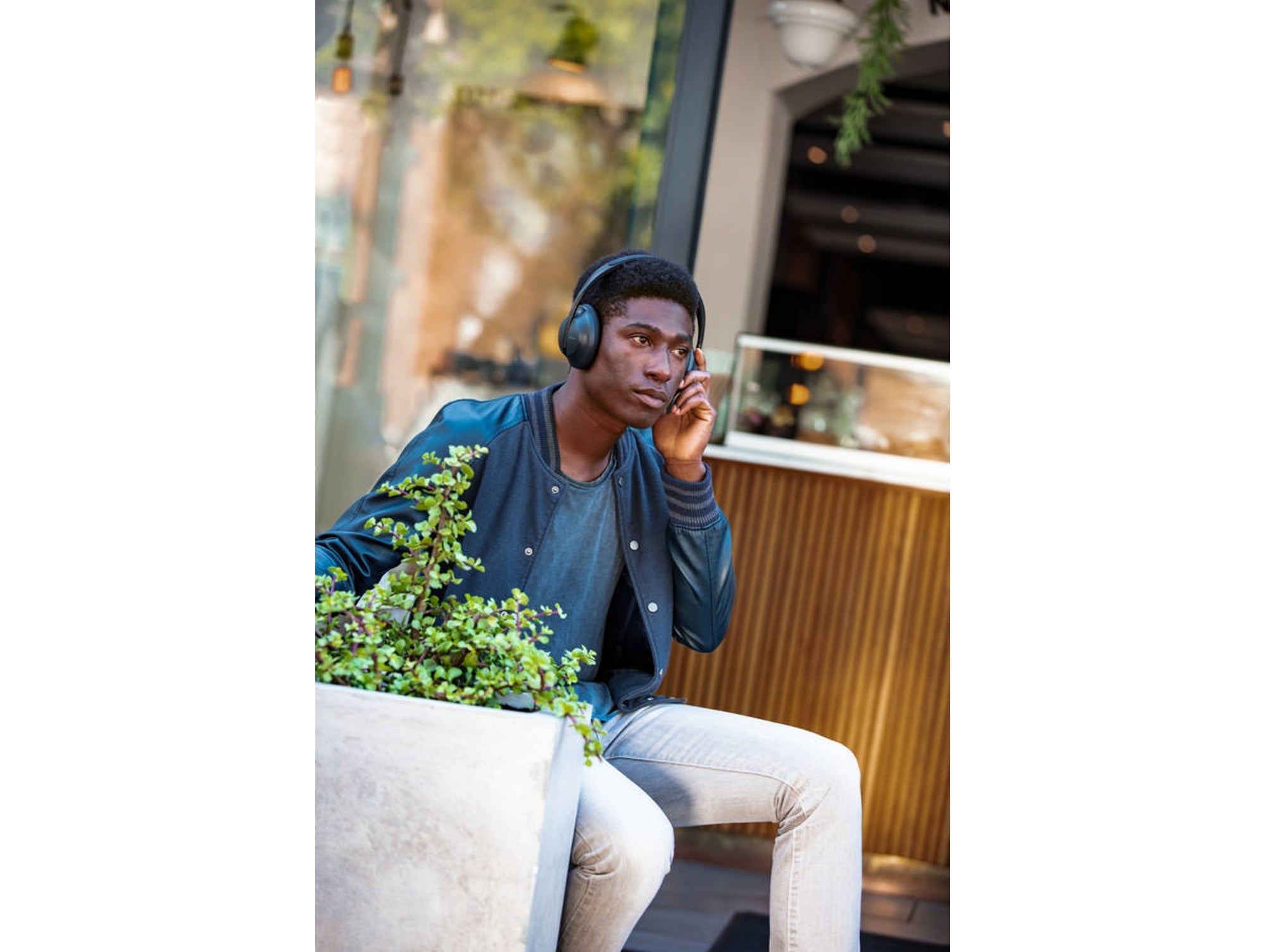 Auriculares Bluetooth BOSE NC 700 (On Ear - Micrófono - Noise Cancelling - Negro)